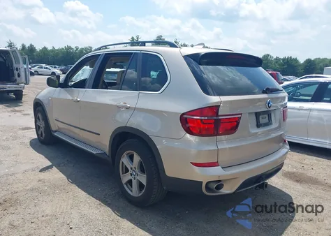 2013 BMW X5 xDrive35D z USA, uszkodzony, nr VIN 5UXZW0C52D0B95023
